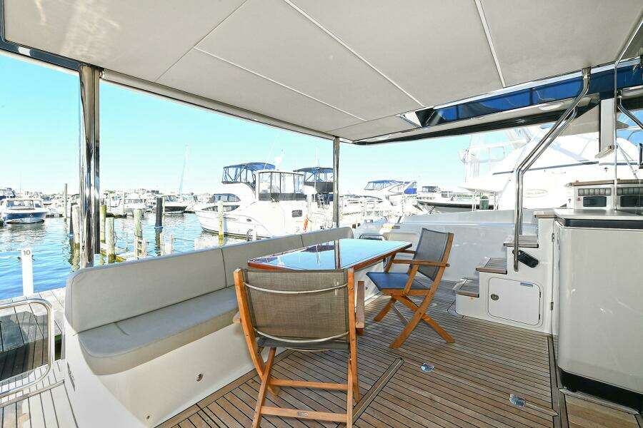 58ft Absolute Yacht For Sale