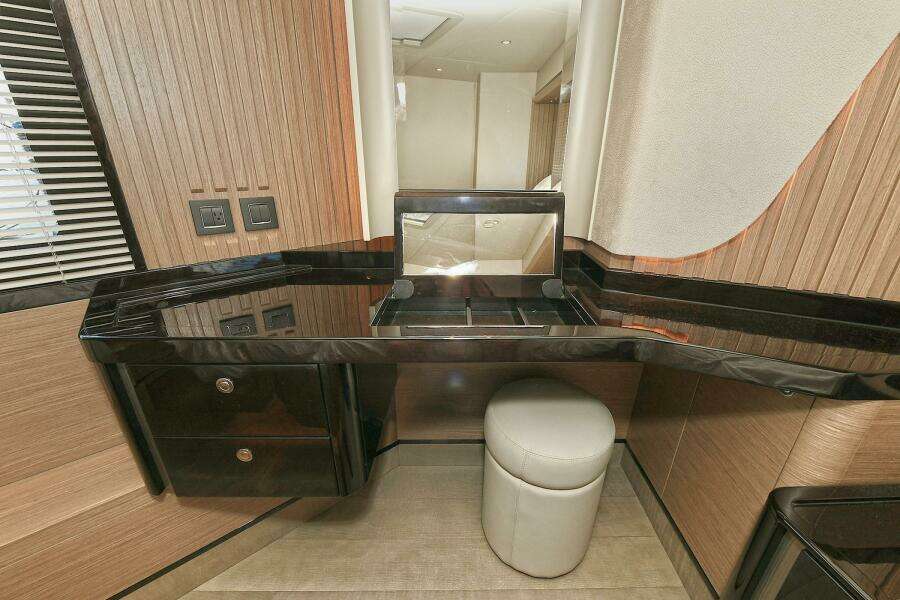 58ft Absolute Yacht For Sale