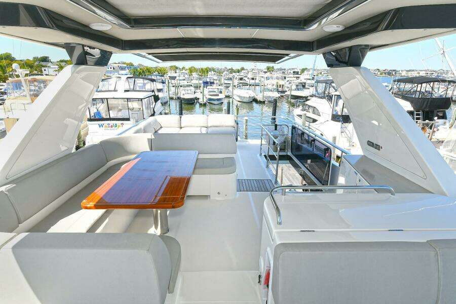 58ft Absolute Yacht For Sale
