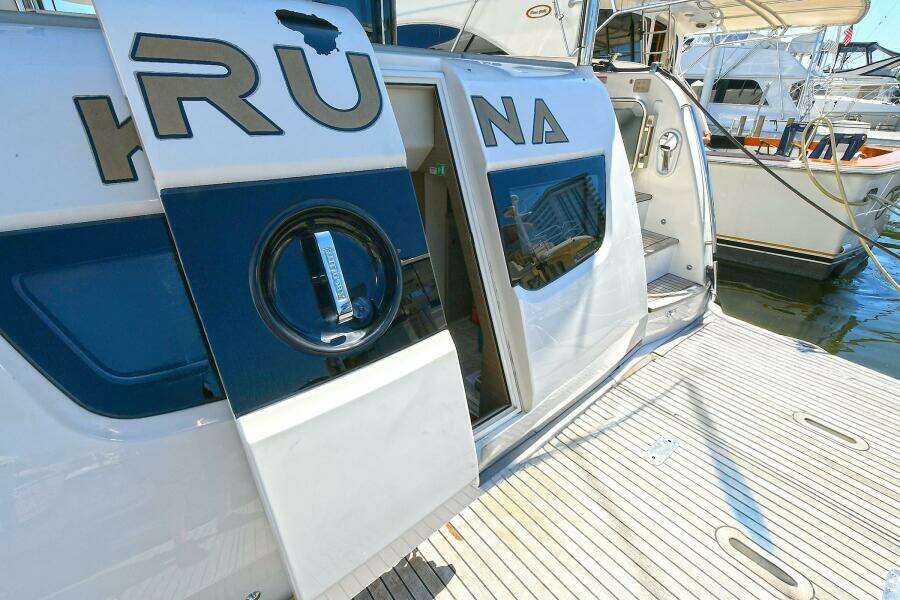 58ft Absolute Yacht For Sale