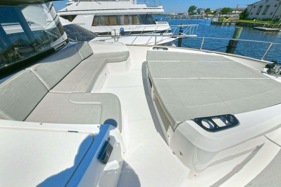 58ft Absolute Yacht For Sale