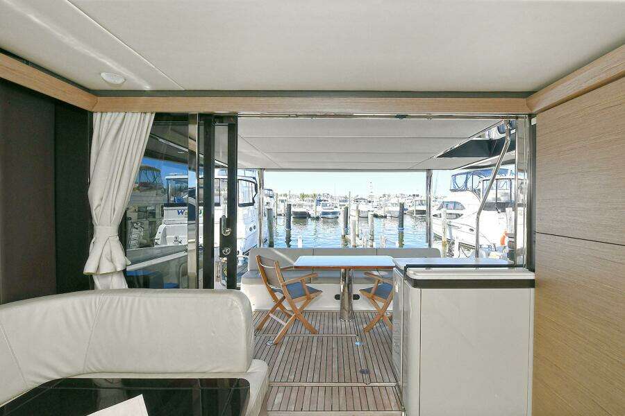 58ft Absolute Yacht For Sale