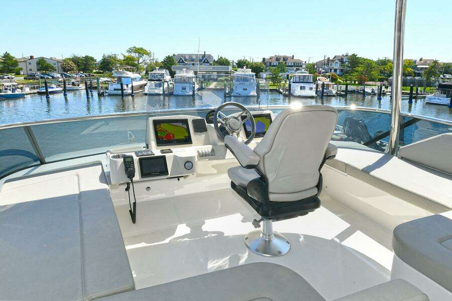 58ft Absolute Yacht For Sale