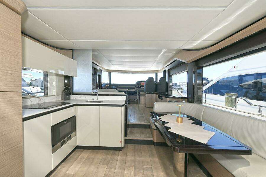 58ft Absolute Yacht For Sale
