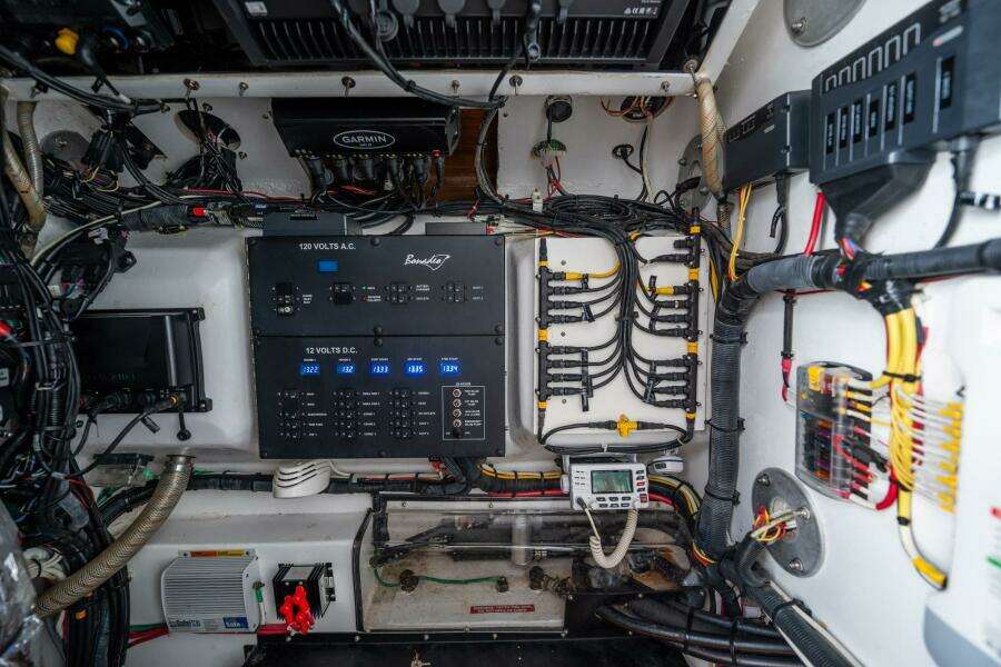 EFFORTLESS 37ft Bonadeo Yacht For Sale