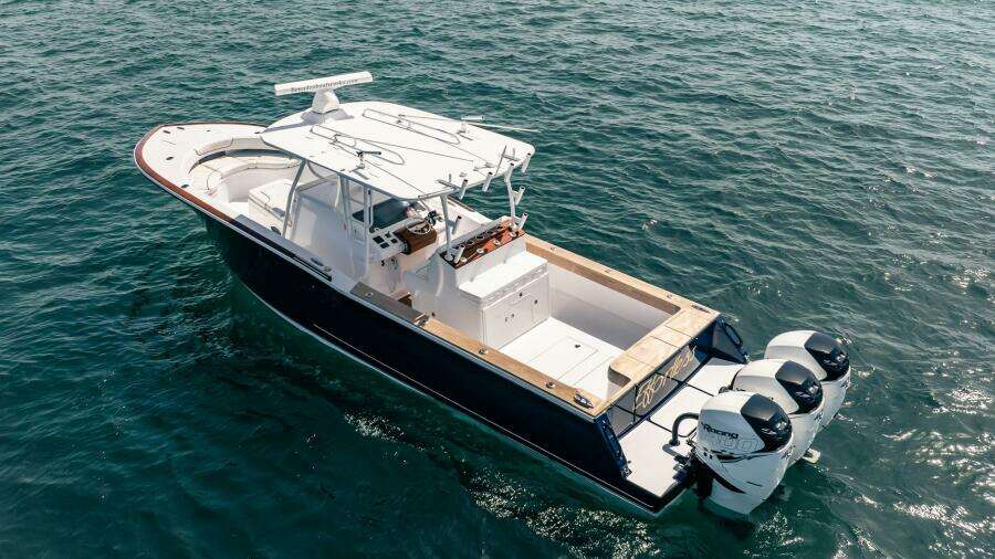 EFFORTLESS 37ft Bonadeo Yacht For Sale