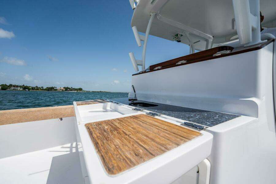 EFFORTLESS 37ft Bonadeo Yacht For Sale
