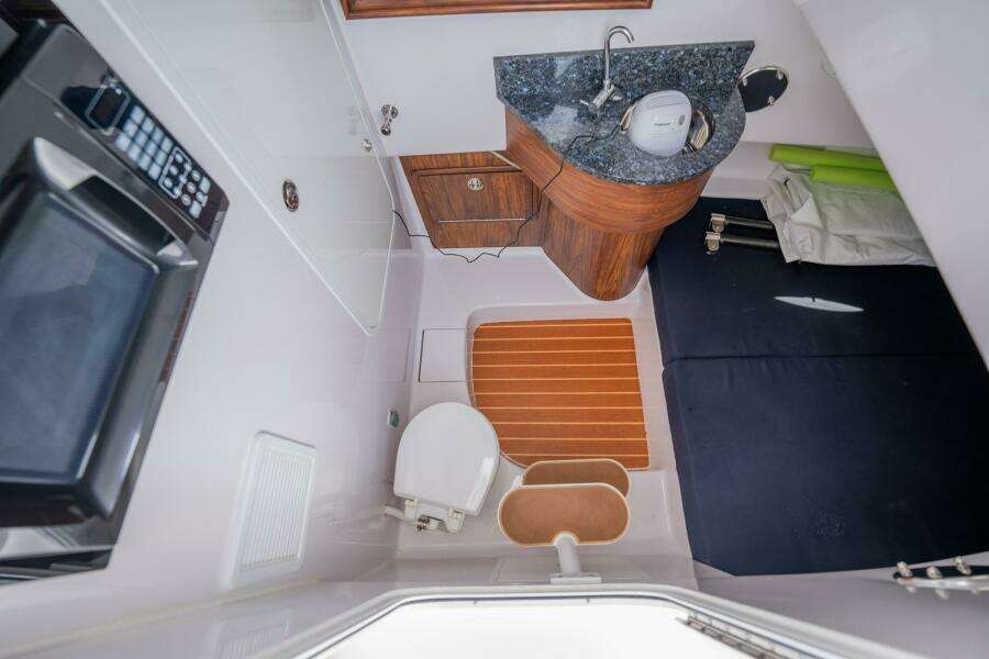 EFFORTLESS 37ft Bonadeo Yacht For Sale