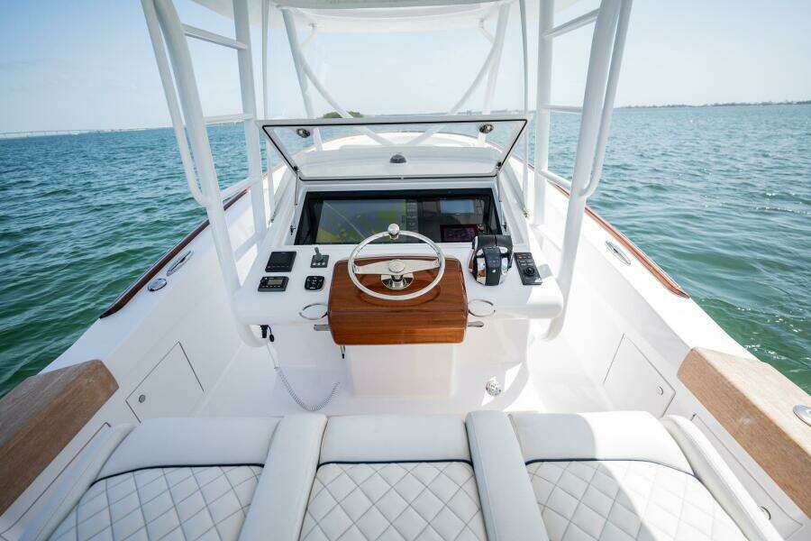 EFFORTLESS 37ft Bonadeo Yacht For Sale