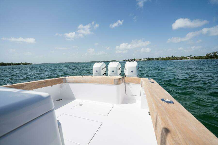 EFFORTLESS 37ft Bonadeo Yacht For Sale