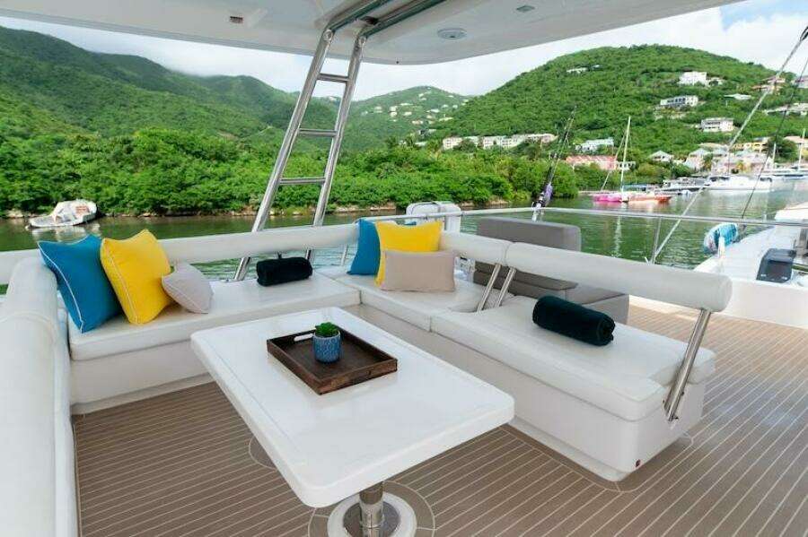 Catamaran Leopard 58 flybridge