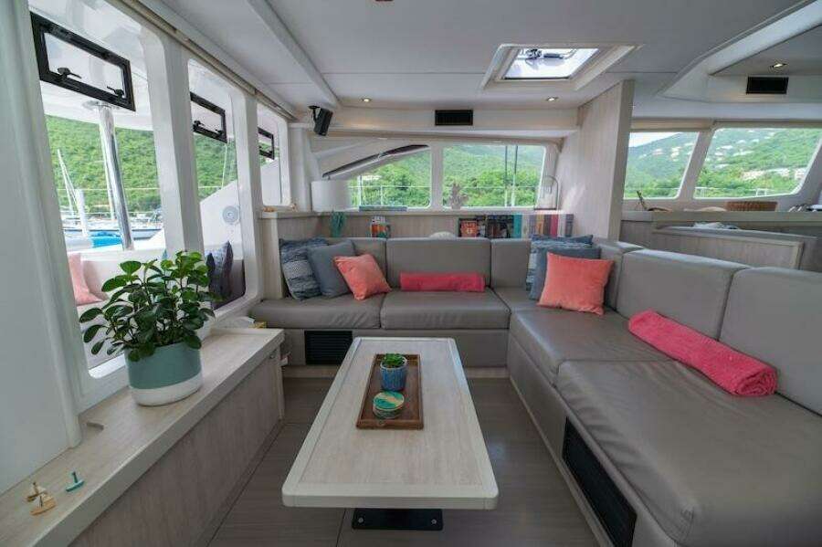 Leopard 58 interior