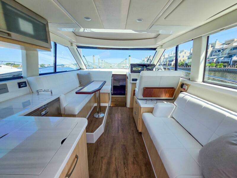 38ft Regal Yacht For Sale