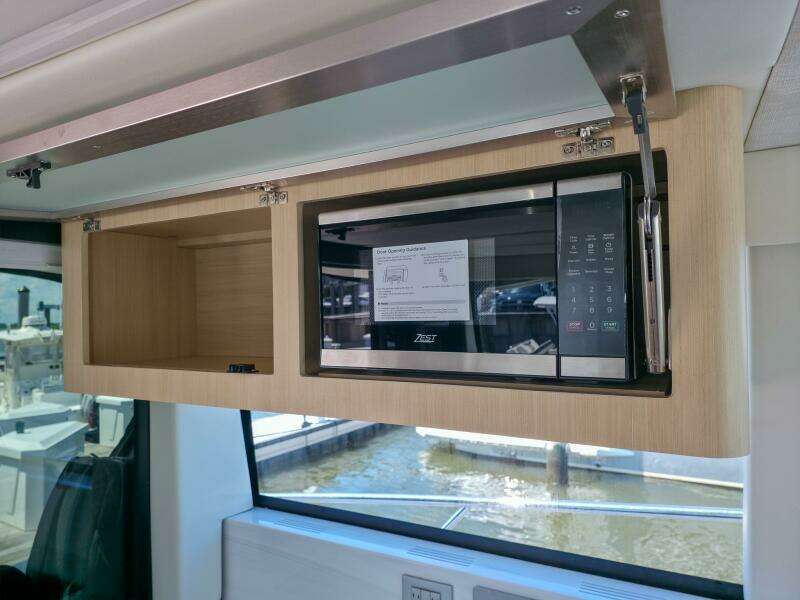 38ft Regal Yacht For Sale
