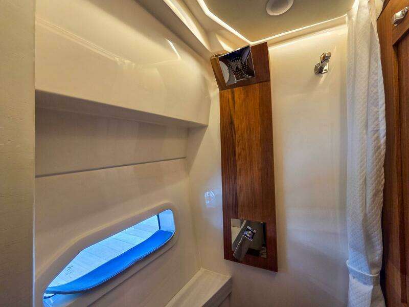 38ft Regal Yacht For Sale