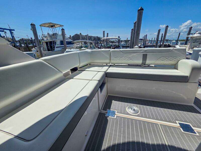 38ft Regal Yacht For Sale
