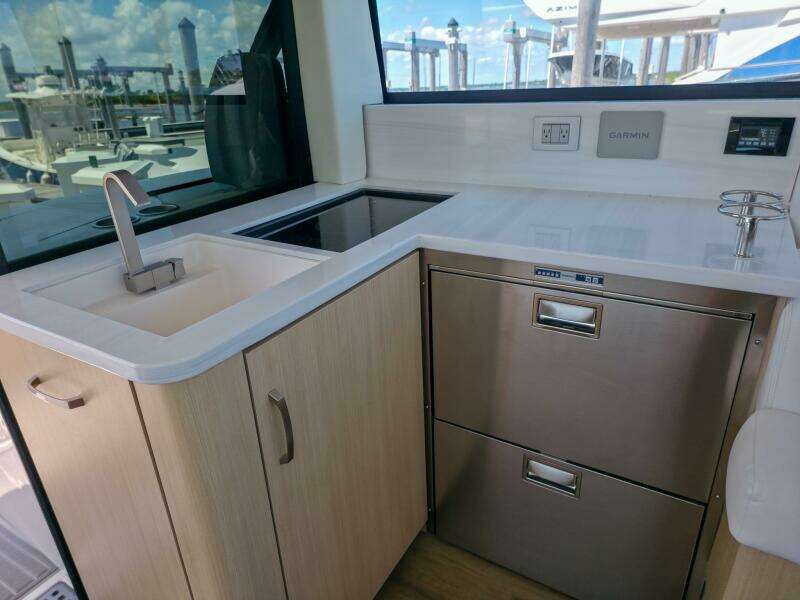 38ft Regal Yacht For Sale