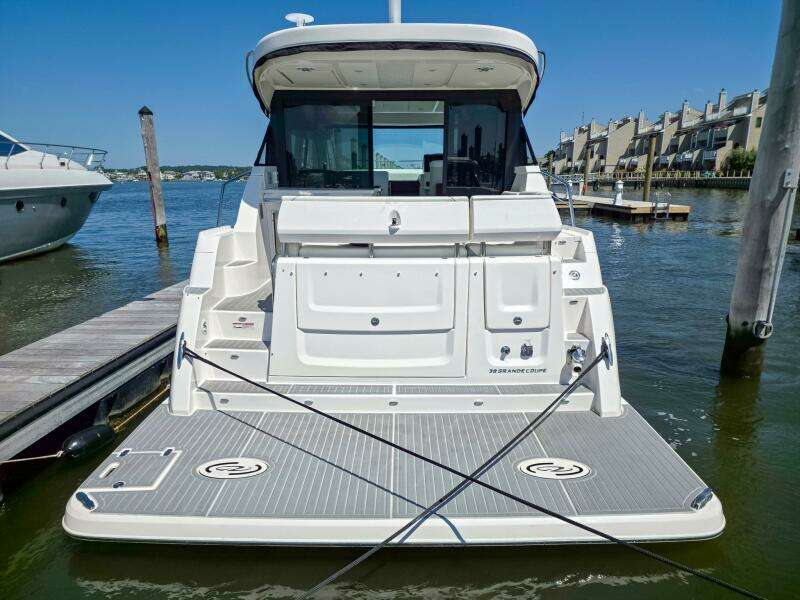 38ft Regal Yacht For Sale