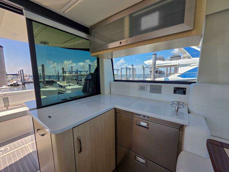 38ft Regal Yacht For Sale