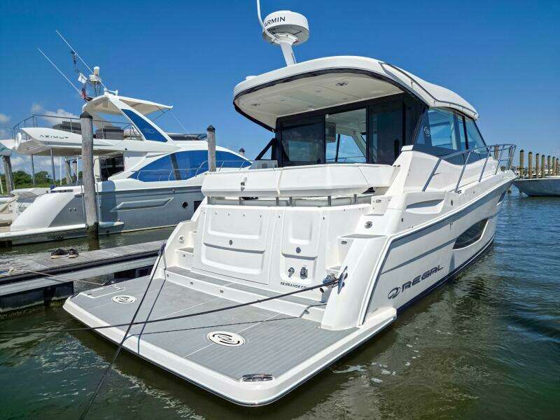 38ft Regal Yacht For Sale