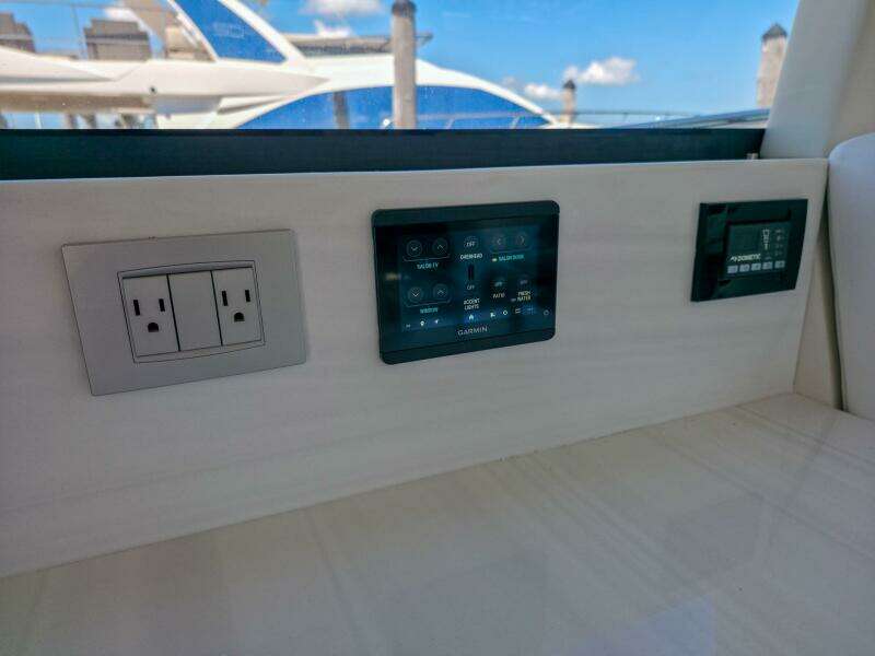 38ft Regal Yacht For Sale