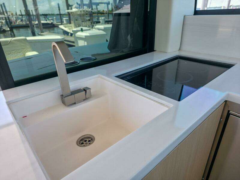 38ft Regal Yacht For Sale