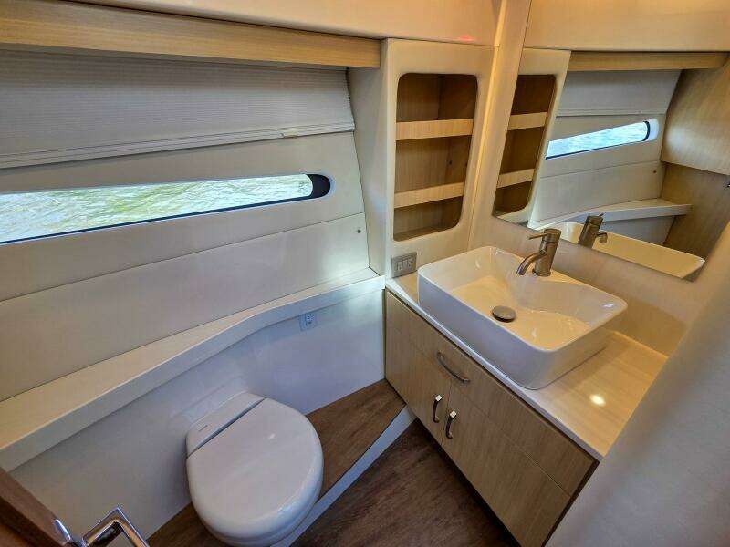 38ft Regal Yacht For Sale