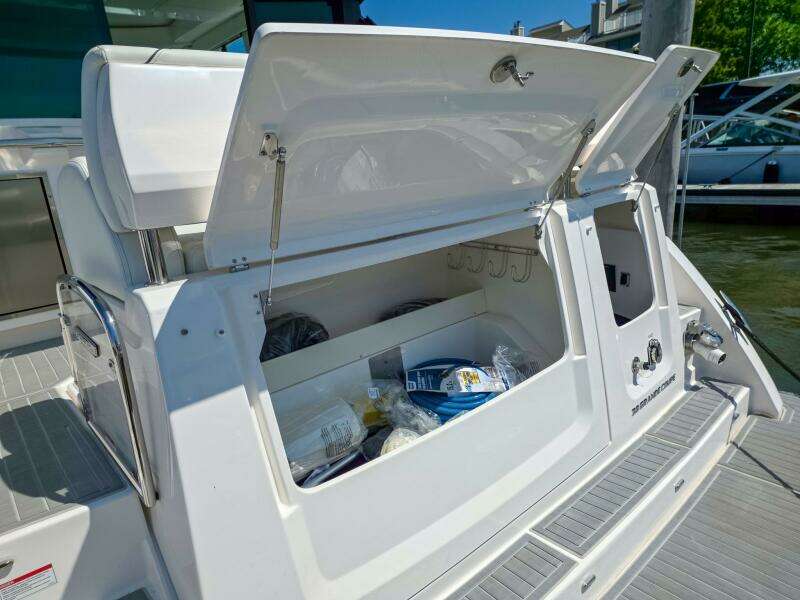 38ft Regal Yacht For Sale