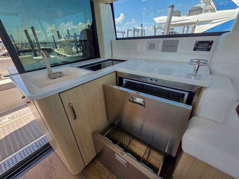 38ft Regal Yacht For Sale