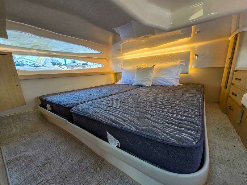 38ft Regal Yacht For Sale