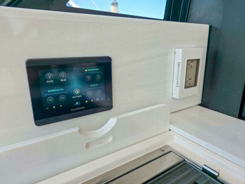 38ft Regal Yacht For Sale