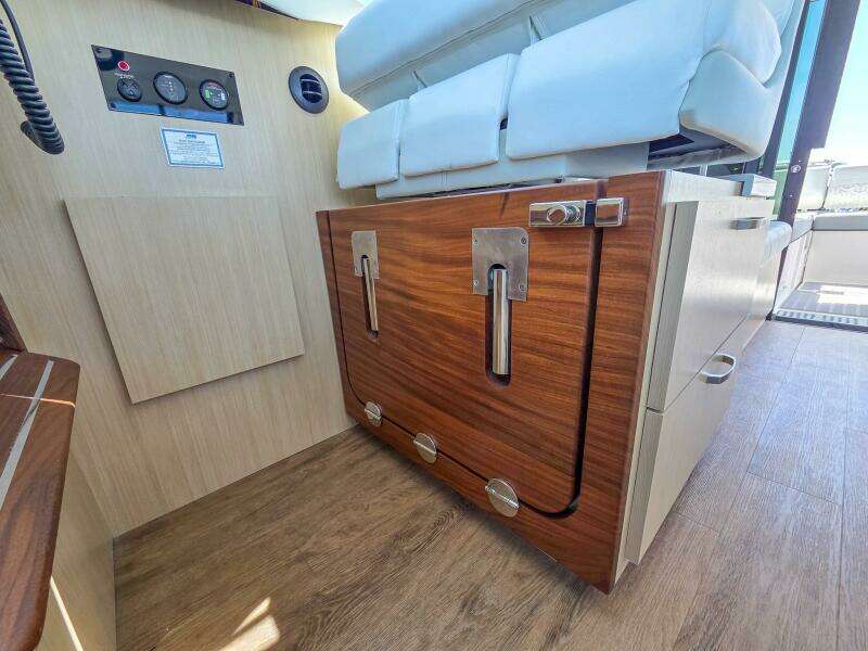 38ft Regal Yacht For Sale