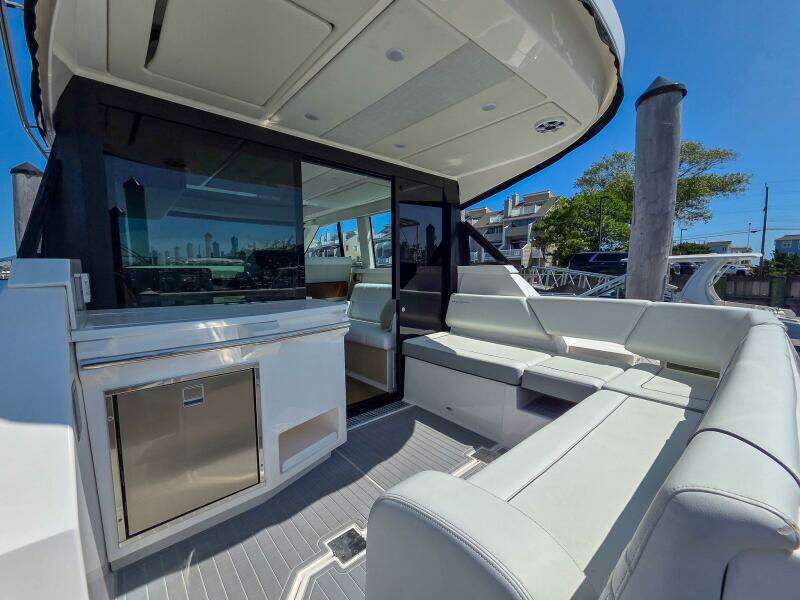 38ft Regal Yacht For Sale