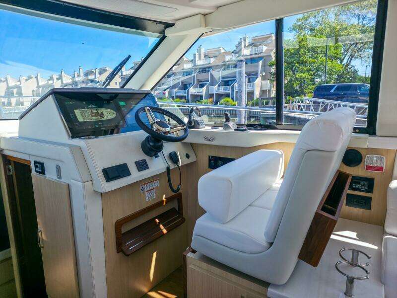 38ft Regal Yacht For Sale