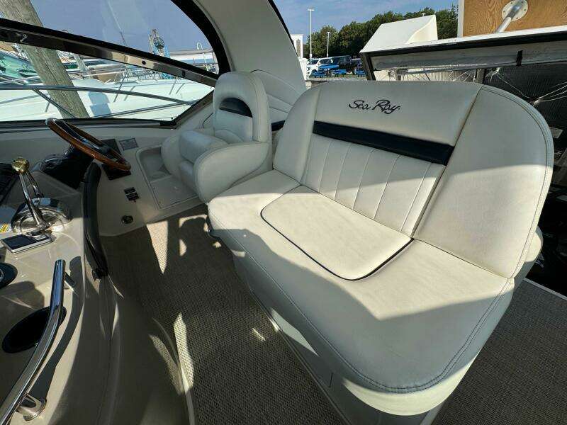 39ft Sea Ray Yacht For Sale