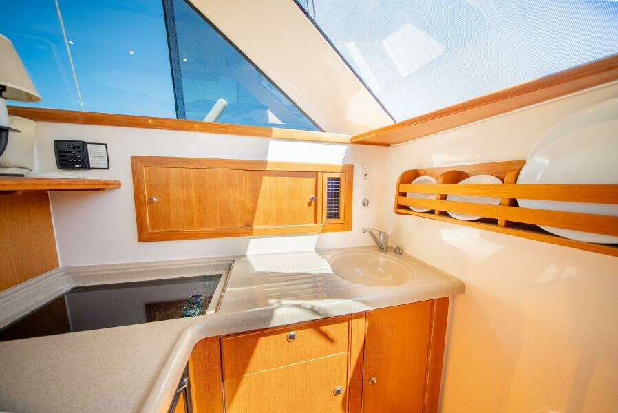 Cardiff Rose 37ft Riviera Yacht For Sale