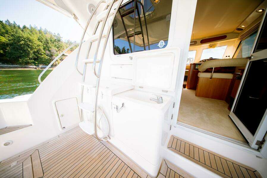 Cardiff Rose 37ft Riviera Yacht For Sale