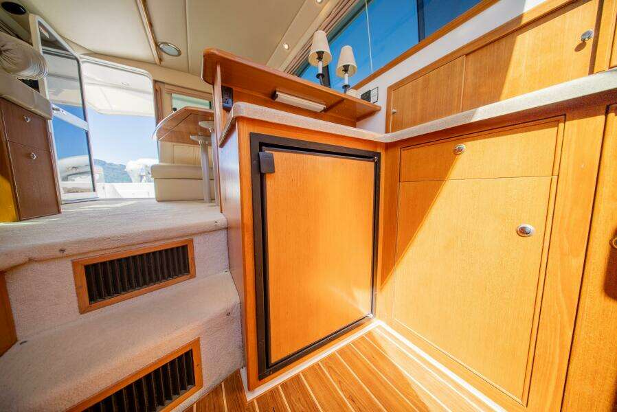 Cardiff Rose 37ft Riviera Yacht For Sale