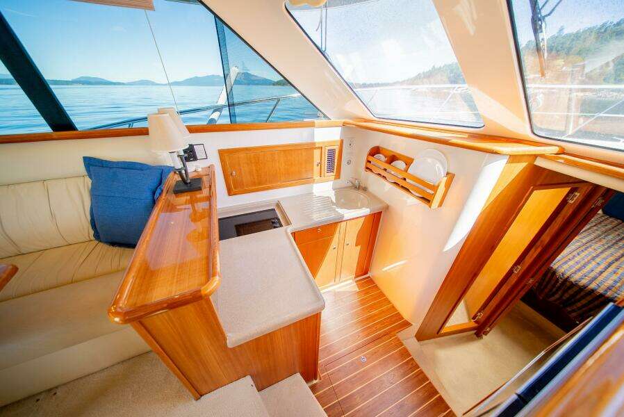 Cardiff Rose 37ft Riviera Yacht For Sale