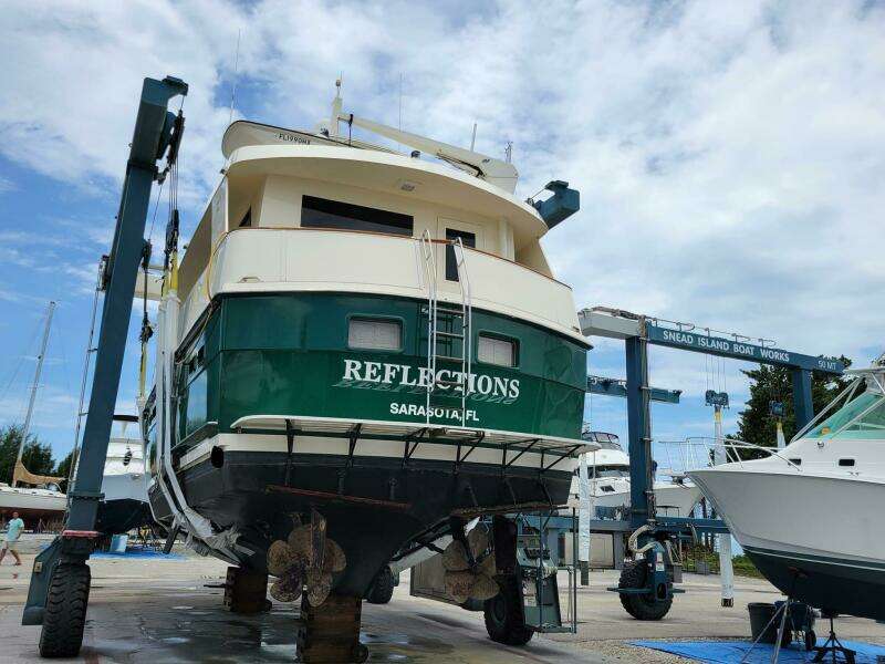 Reflections 60ft Hatteras Yacht For Sale