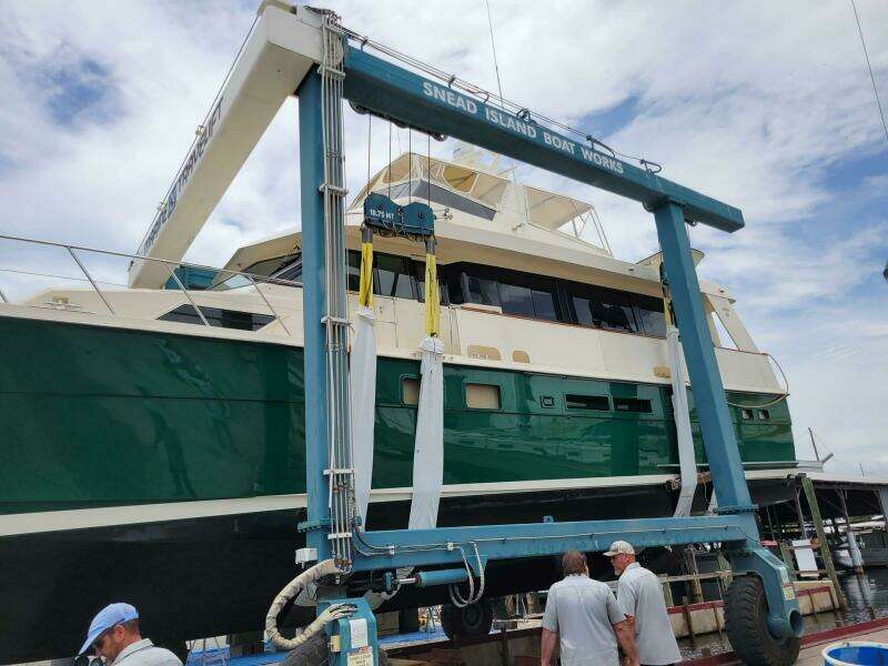 Reflections 60ft Hatteras Yacht For Sale