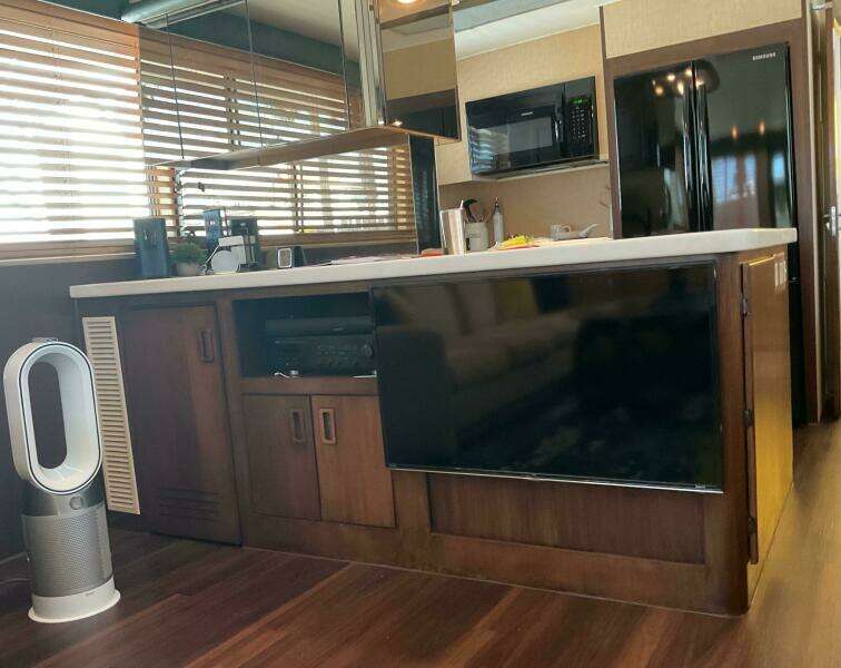 Reflections 60ft Hatteras Yacht For Sale