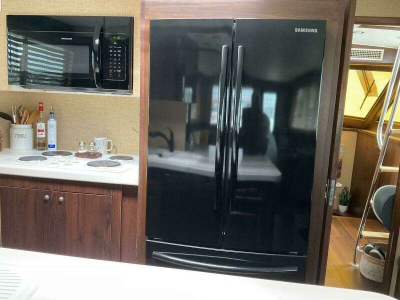 Reflections 60ft Hatteras Yacht For Sale