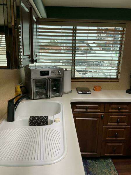 Reflections 60ft Hatteras Yacht For Sale