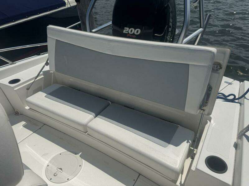 21ft Boston Whaler Yacht For Sale