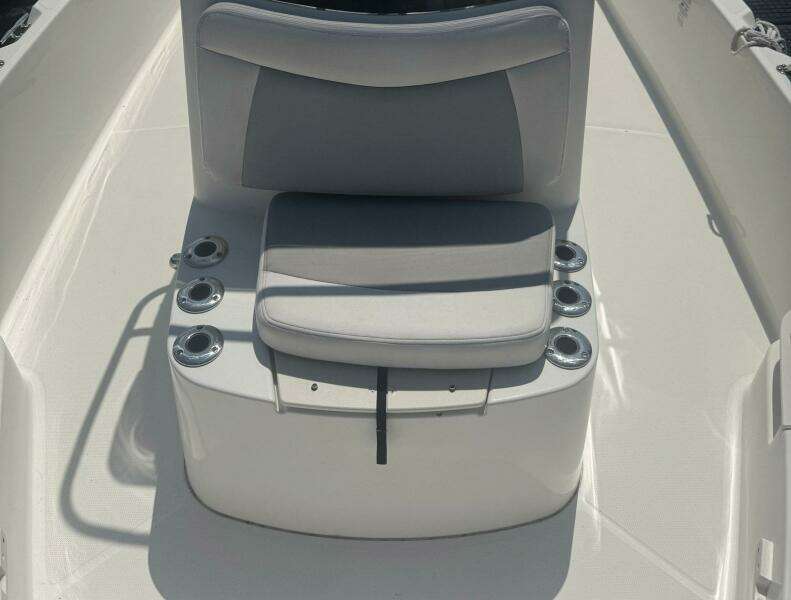 21ft Boston Whaler Yacht For Sale