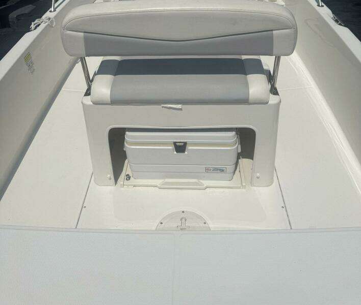 21ft Boston Whaler Yacht For Sale