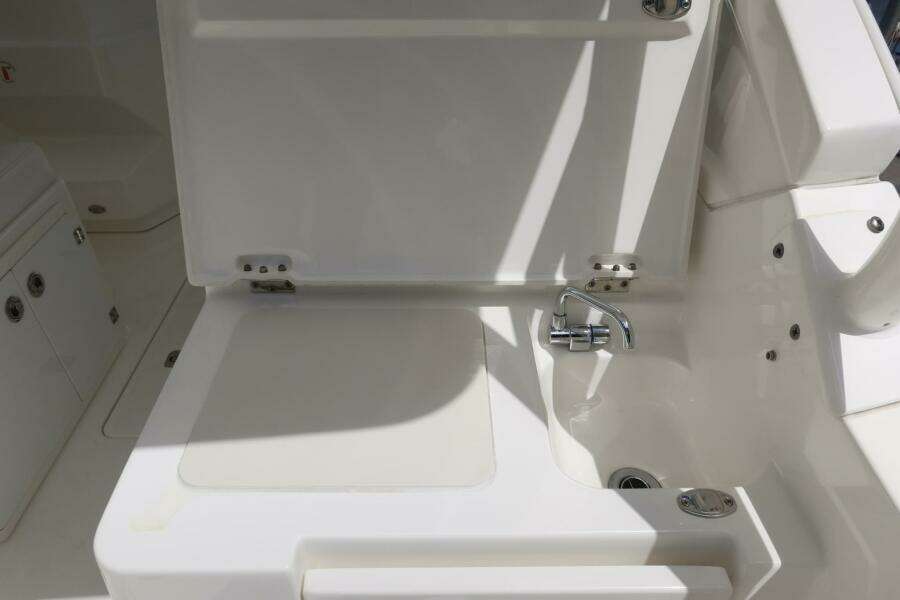 26ft Pursuit Yacht For Sale