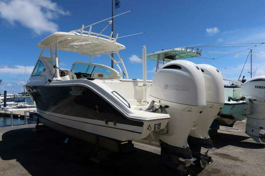 26ft Pursuit Yacht For Sale