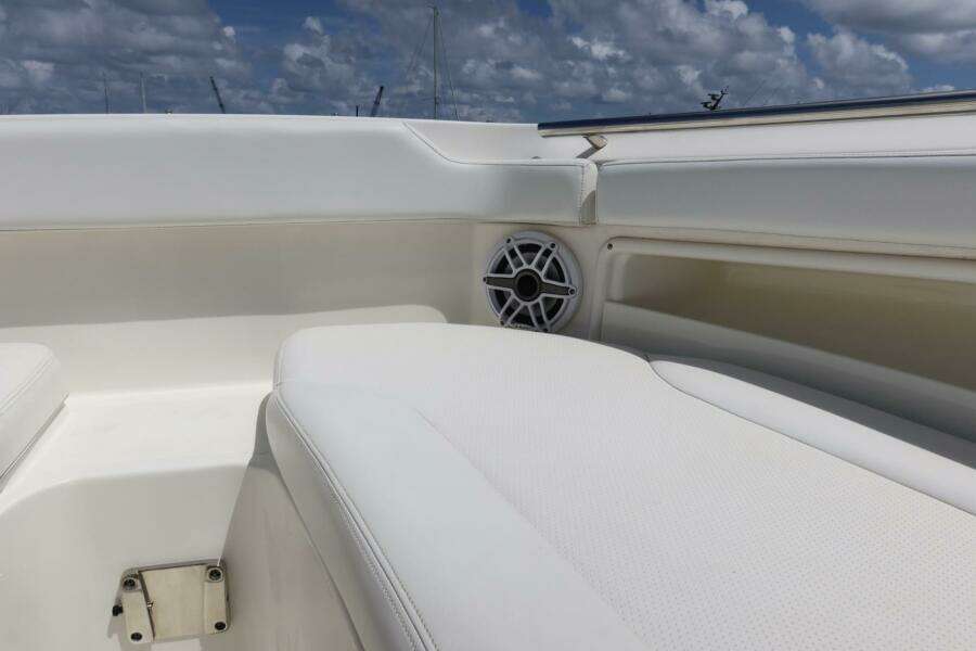26ft Pursuit Yacht For Sale